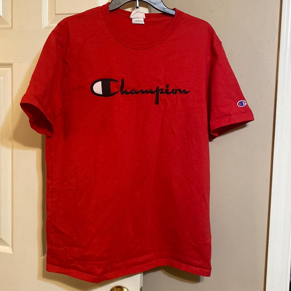 Champion tee. Red. Size L